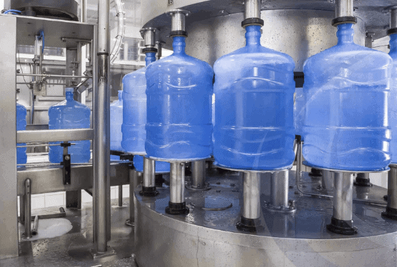 Fabricantes de máquinas de enchimento de água de 5 galões