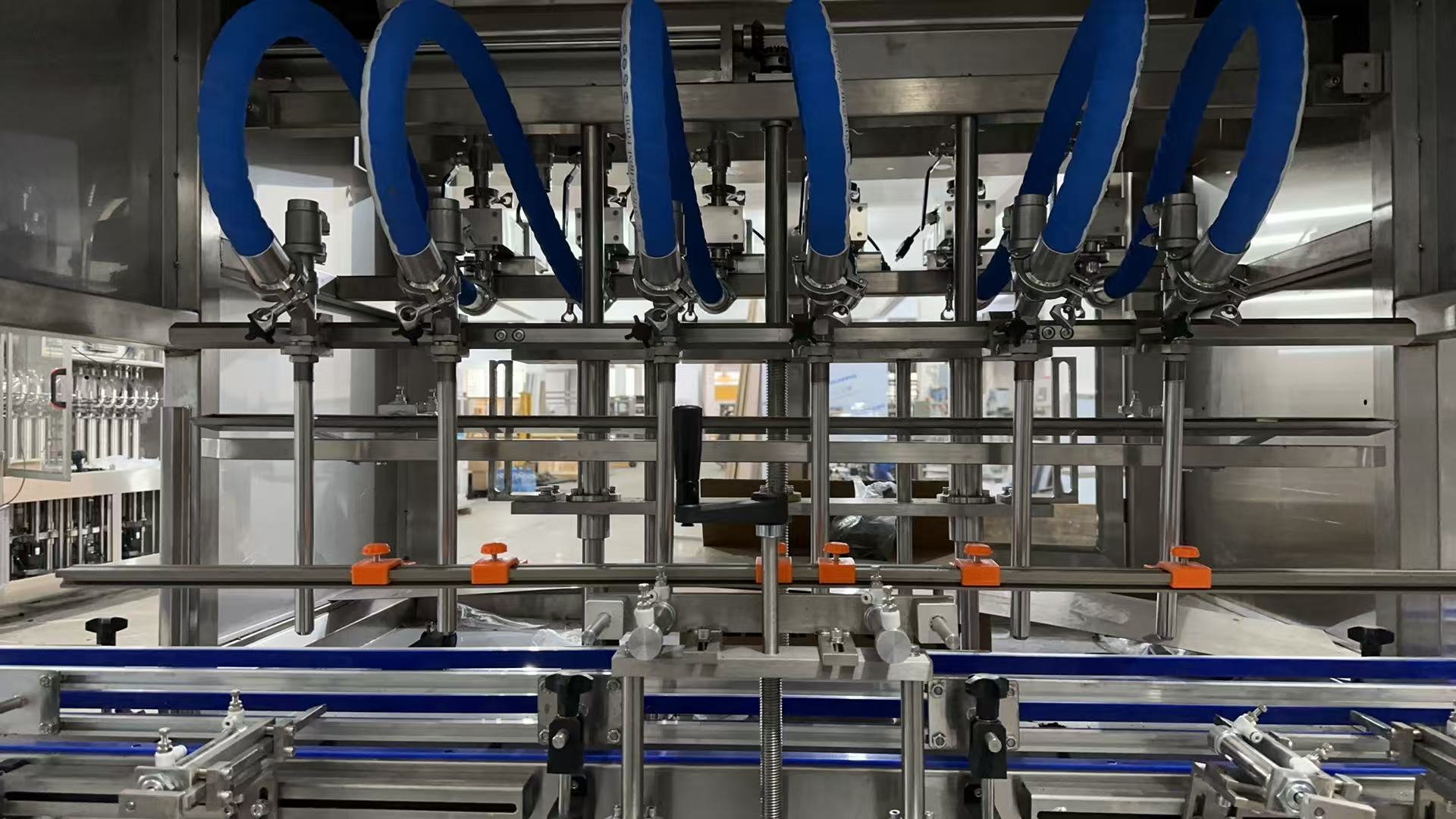 Lubricant oil filling machine details