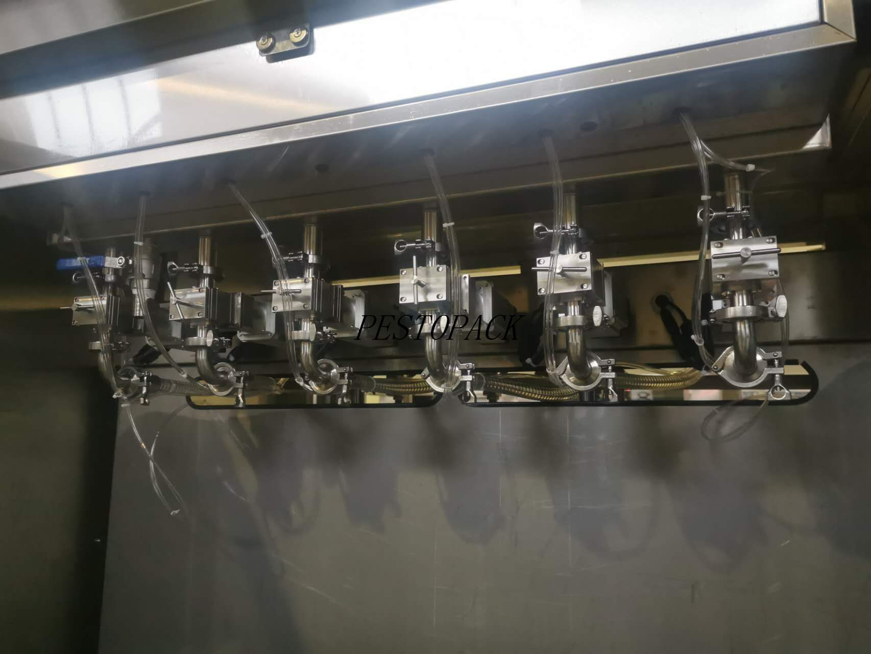 Magnetic pump filling machine