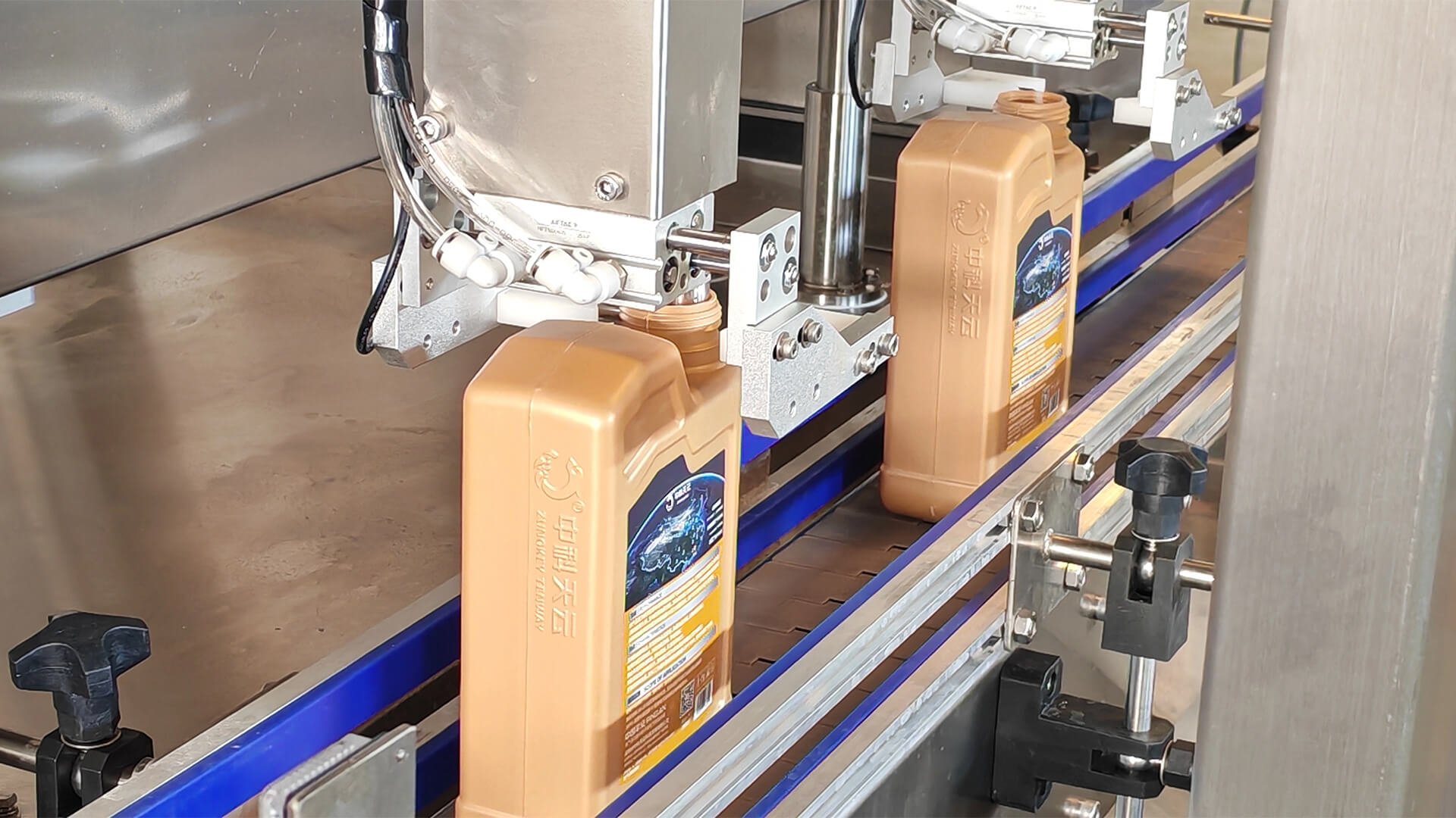 Lubricant oil filling line - high accuracy filling
